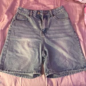 Low waisted jorts